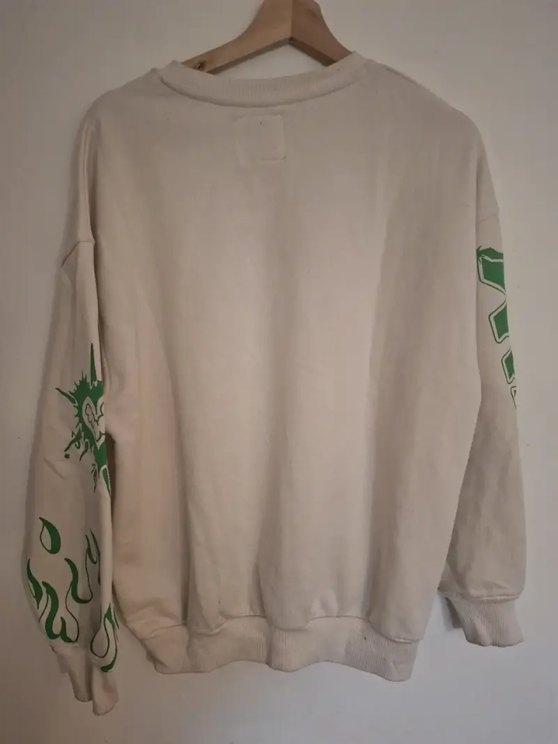 Polerón blanco con estampado verde talla 18 - 3