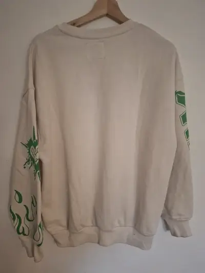 Polerón blanco con estampado verde talla 18 - miniatura 3