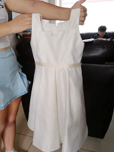 Vestido blanco elegante para niña - miniatura 1
