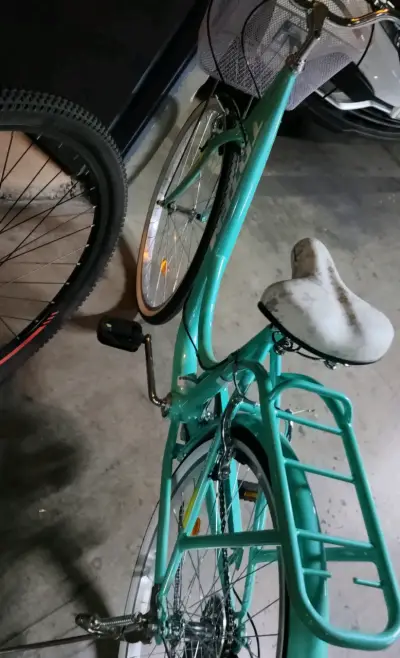 Bicicleta urbana Totem verde con canasto - miniatura 1