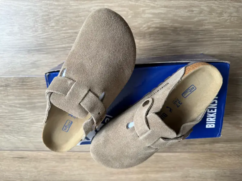 Zuecos Birkenstock de gamuza color beige - 4