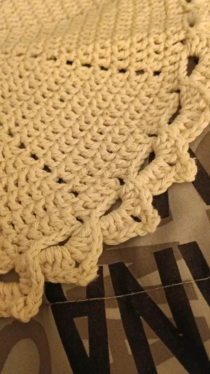 Tapete redondo de crochet beige hecho a mano - 2