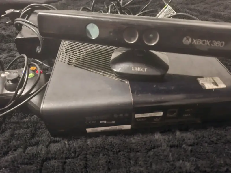 Consola Xbox 360 con Kinect (precio negociable) - 2