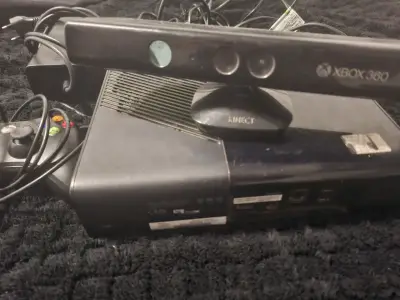 Consola Xbox 360 con Kinect (precio negociable) - miniatura 2