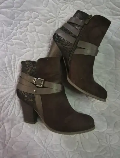 Botines de tacón alto marrones con hebilla - miniatura 1