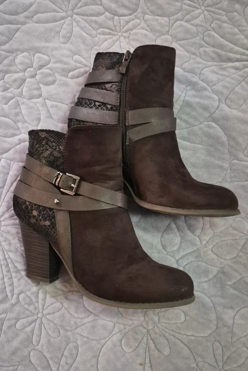 Botines de tacón alto marrones con hebilla - 3