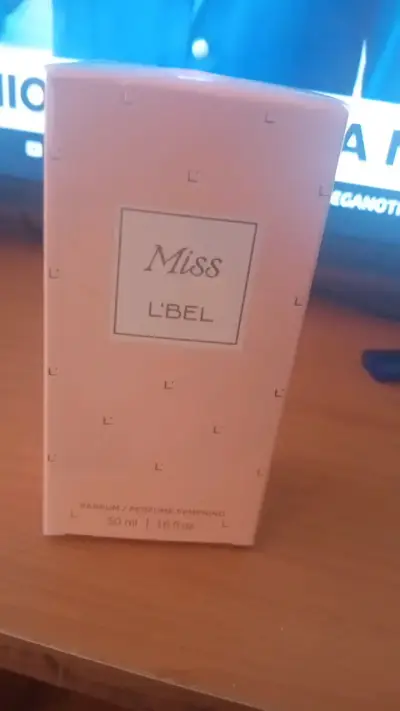 Perfume femenino Miss L'Bel 50 ml - miniatura 2