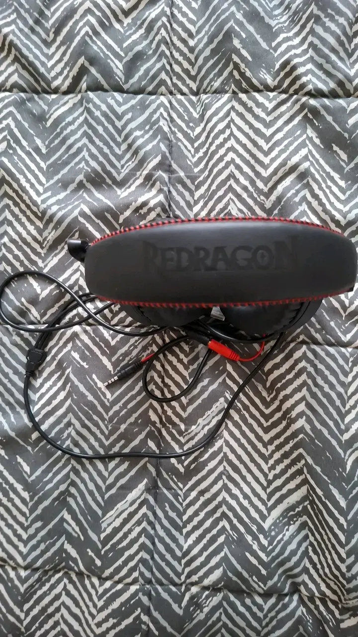 Audífonos Gamer Redragon con Micrófono - 2