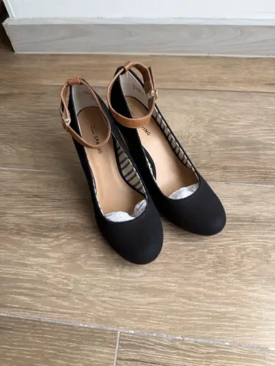 Zapatos de cuña negros con correa marrón - miniatura 3
