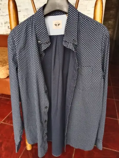 Camisa azul de hombre con diseño de puntos - miniatura 1