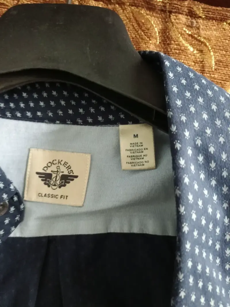 Camisa azul de hombre con diseño de puntos - 3