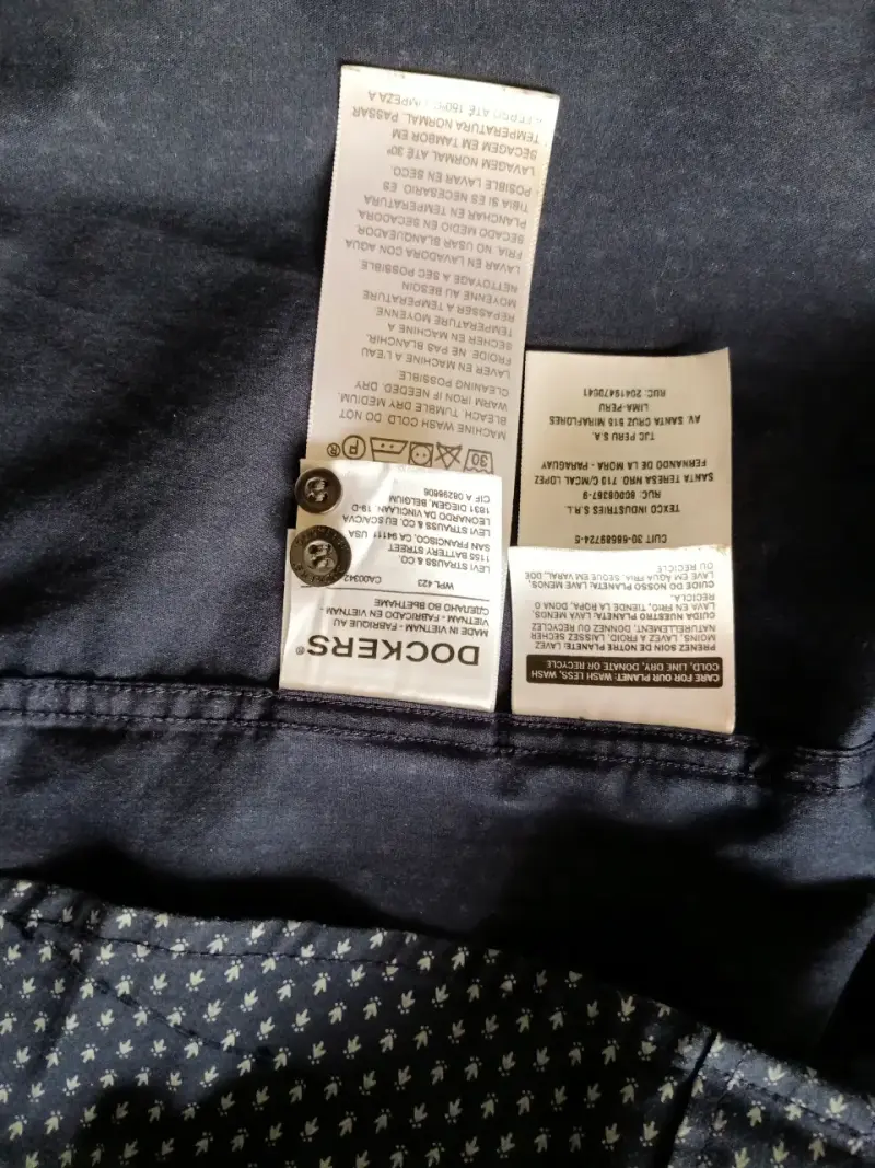 Camisa azul de hombre con diseño de puntos - 4