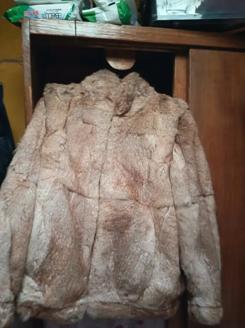 Abrigo de piel de conejo marrón para mujer - 1