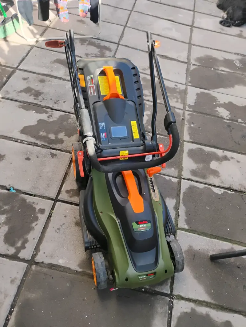 Cortacésped eléctrico Bauker 1600W verde - 3