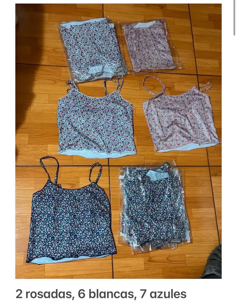 Lote de 39 poleras y tops nuevos - 1