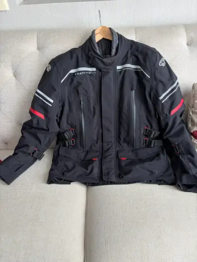 Chaqueta de moto Clover negra con detalles rojos - miniatura 1