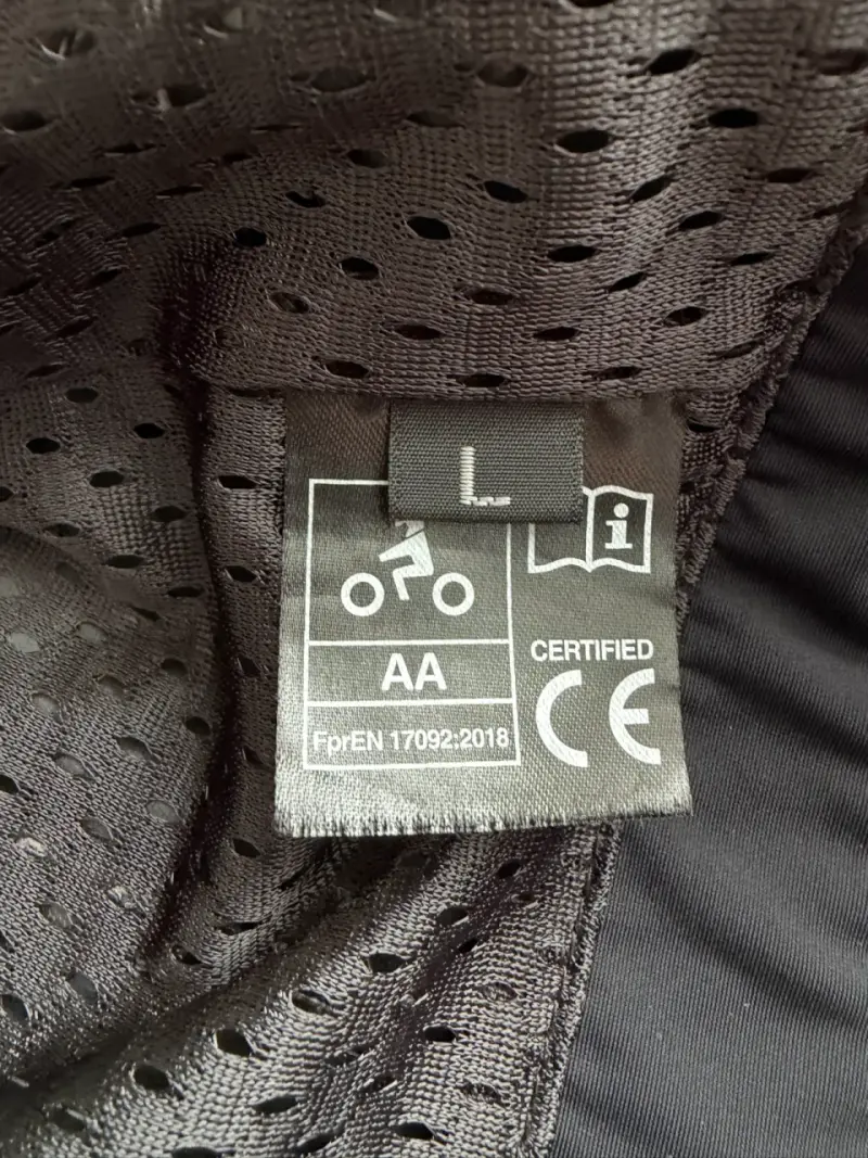 Chaqueta de moto Clover negra con detalles rojos - 6