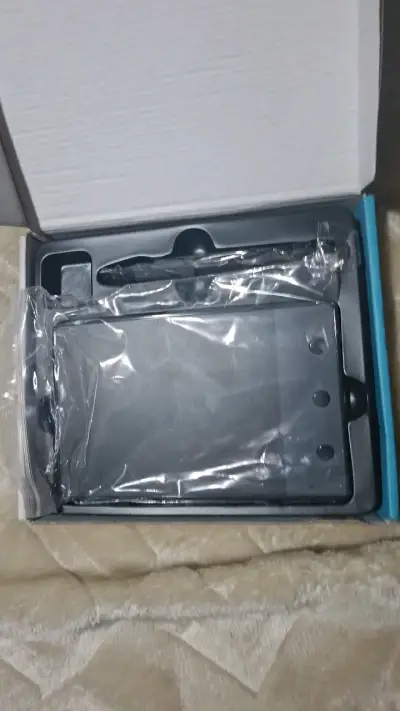 Tableta Gráfica USB Huion para Dibujo y Escritura - miniatura 2