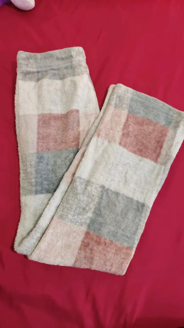 Lote de ropa femenina variada - 5