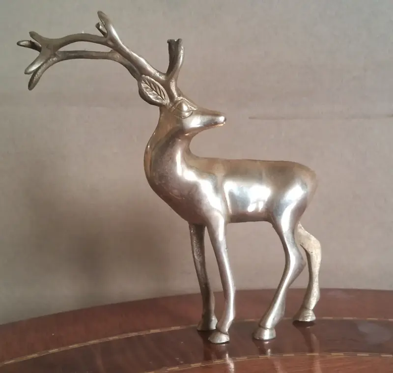 Figura decorativa de ciervo en bronce - 1