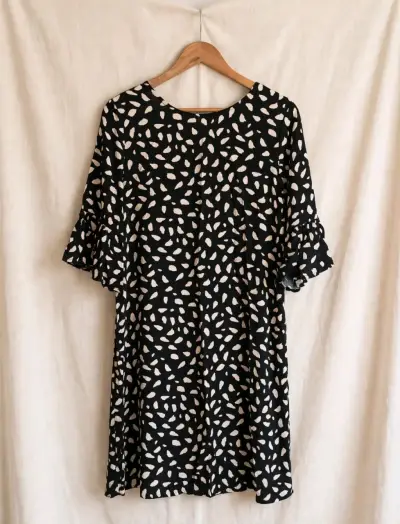 Vestido University estampado talla M como nuevo - miniatura 3
