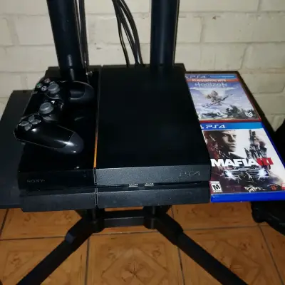 Consola PS4 con dos juegos y control - miniatura 2