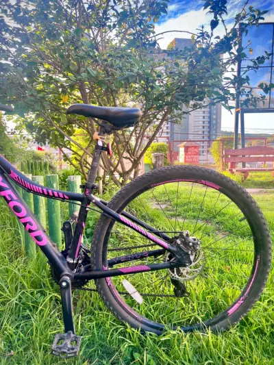 Bicicleta Oxford de Montaña Negra y Rosa - miniatura 4