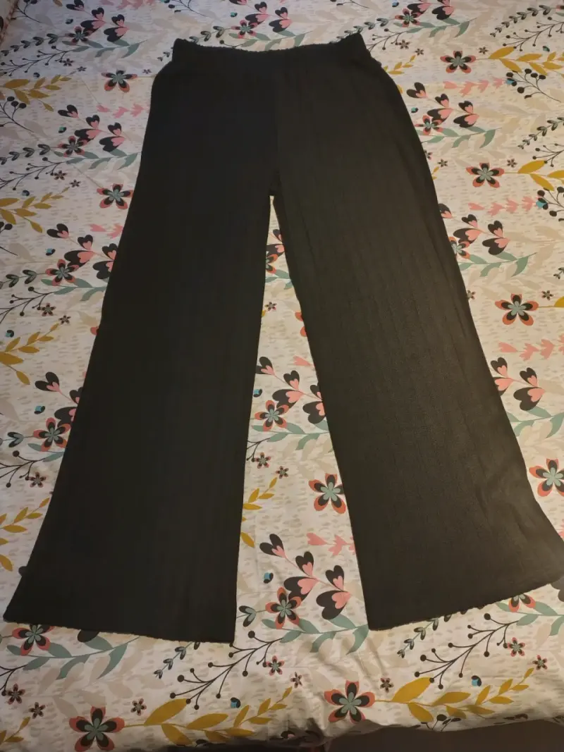 Pantalones negros de pierna ancha para mujer