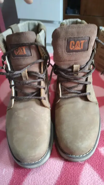 Botas Caterpillar de cuero marrón unisex N°39 - miniatura 1