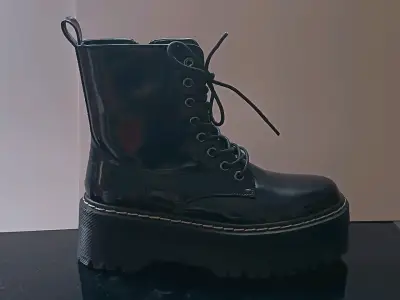 Botas negras con plataforma Verazzi - miniatura 2