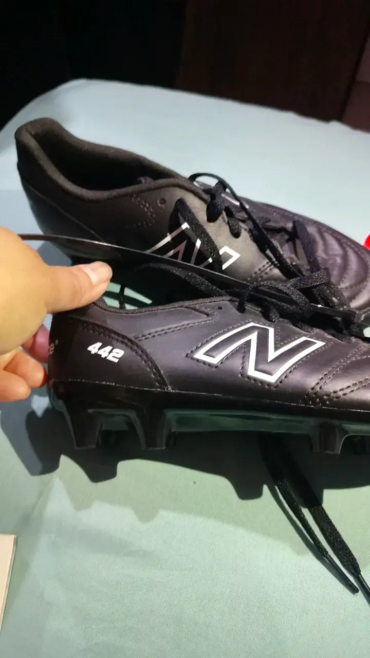 Botines de fútbol New Balance 442 negros - 2