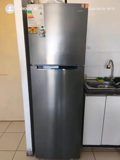 Refrigerador Midea de Acero Inoxidable - miniatura 1