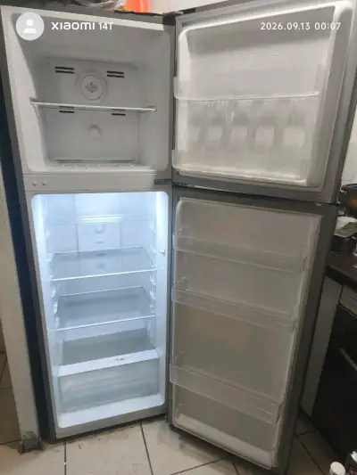 Refrigerador Midea de Acero Inoxidable - miniatura 2
