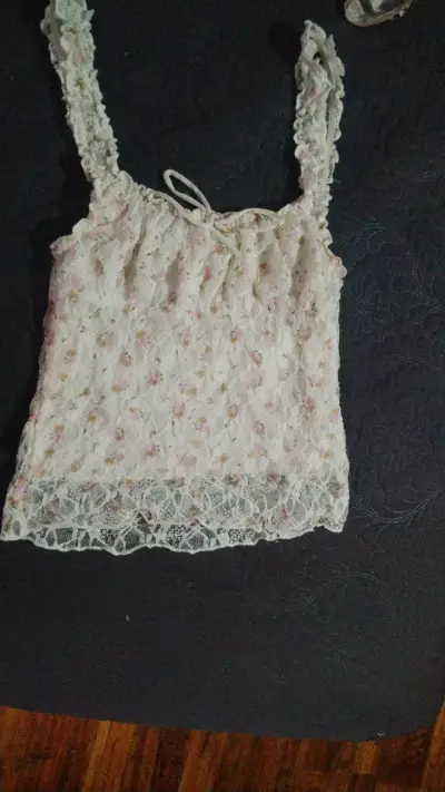 Blusa de encaje floral blanca talla S - miniatura 1
