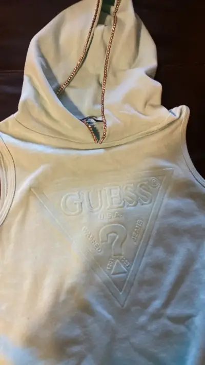 Vestido sin mangas Guess con capucha - miniatura 1