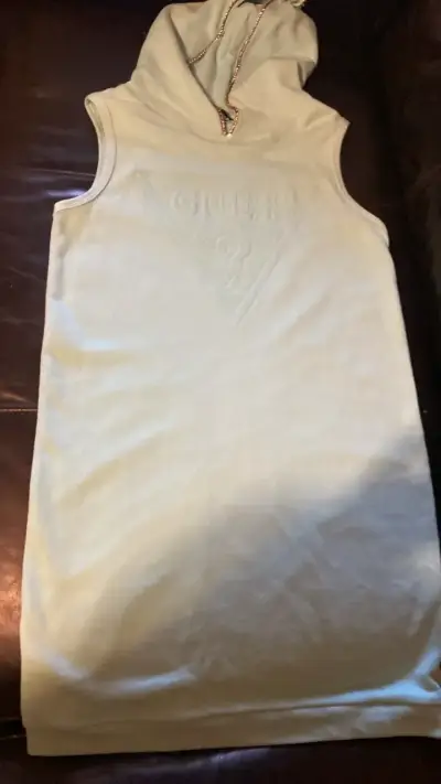 Vestido sin mangas Guess con capucha - miniatura 2