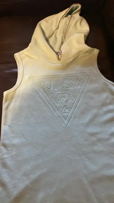 Vestido sin mangas Guess con capucha - miniatura 3
