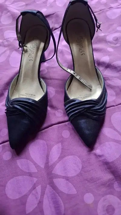 Zapatos de tacón azul elegantes para mujer - miniatura 1