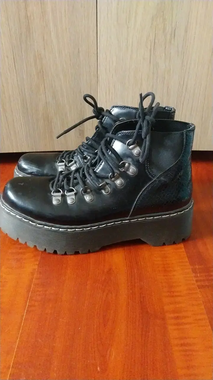 Botines negros de charol con plataforma - 1