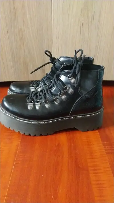 Botines negros de charol con plataforma - miniatura 1