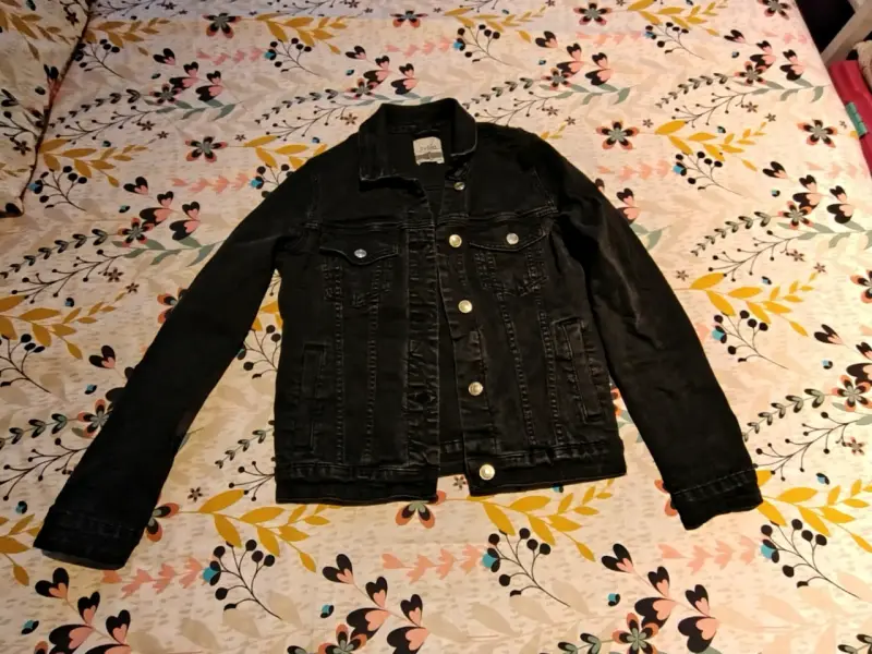 Chaqueta de mezclilla negra para mujer