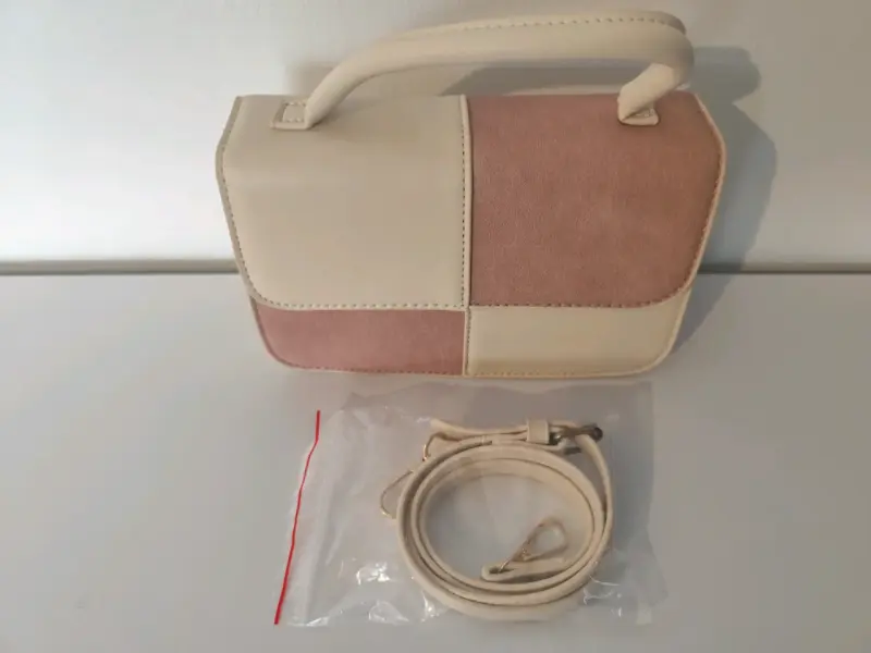 Cartera de mano bicolor beige y rosa🩷 - 5