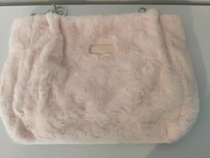 Bolso de mano peludo rosa suave💕