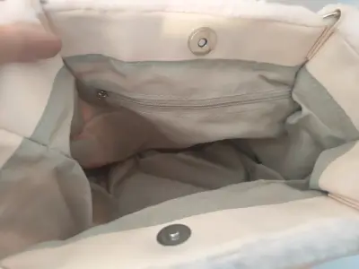 Bolso de mano peludo rosa suave💕 - miniatura 4