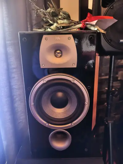 Parlante JBL de alta fidelidad - miniatura 1