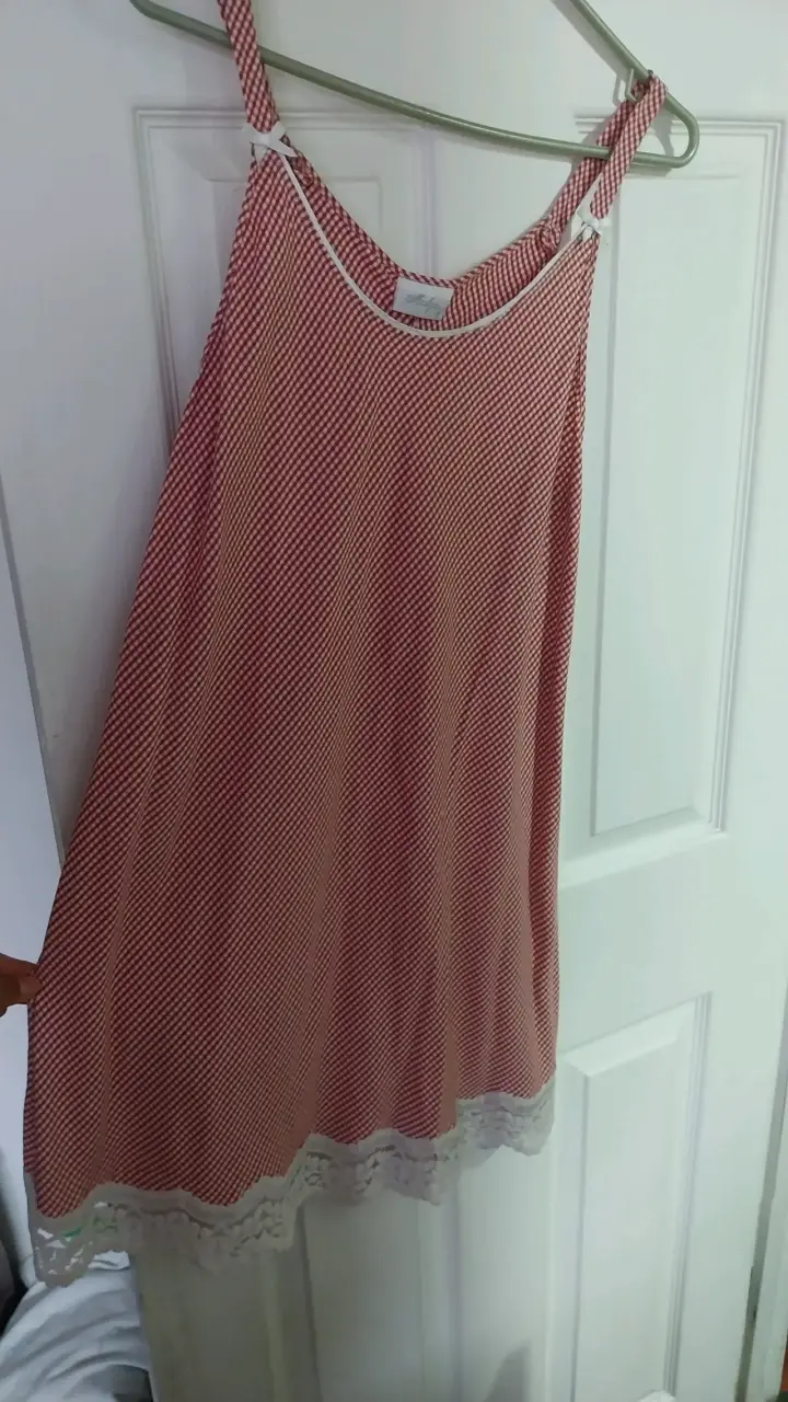 Vestido de tirantes rojo con encaje - 2