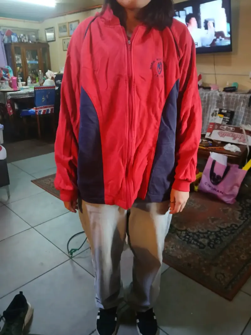 Chaqueta deportiva roja y azul para mujer - 1