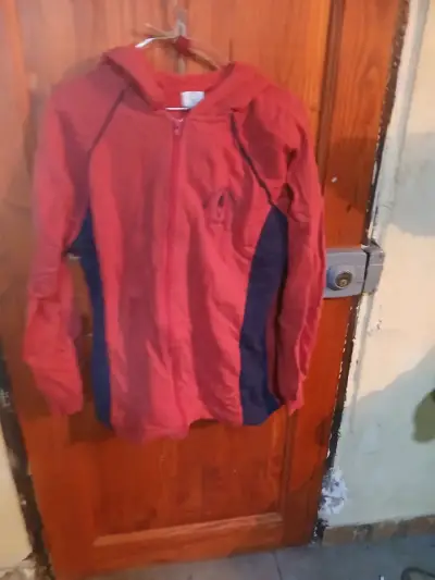 Chaqueta deportiva roja y azul para mujer - miniatura 2