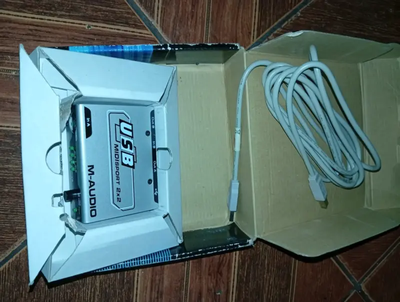 Interfaz MIDI USB M-Audio Midisport 2x2 - 1