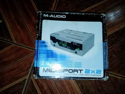 Interfaz MIDI USB M-Audio Midisport 2x2 - miniatura 2